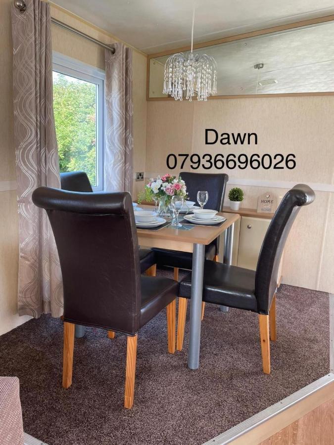 Remarkable 2-Bed Villa Caravan In Driffield Скипсий Екстериор снимка