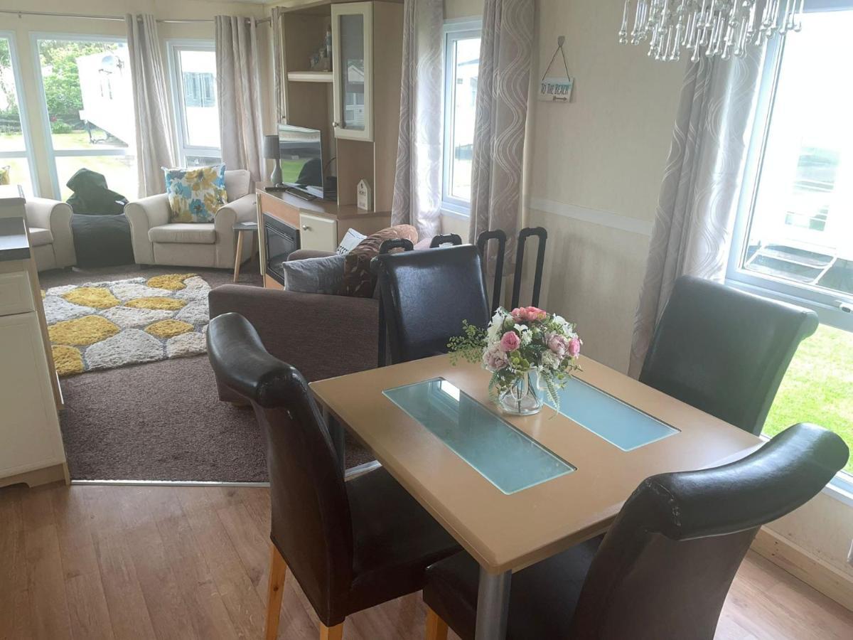 Remarkable 2-Bed Villa Caravan In Driffield Скипсий Екстериор снимка
